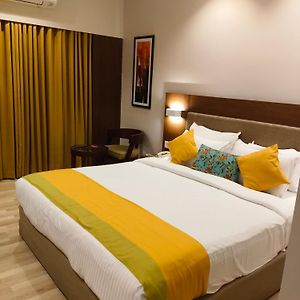 Park Residency Adoor